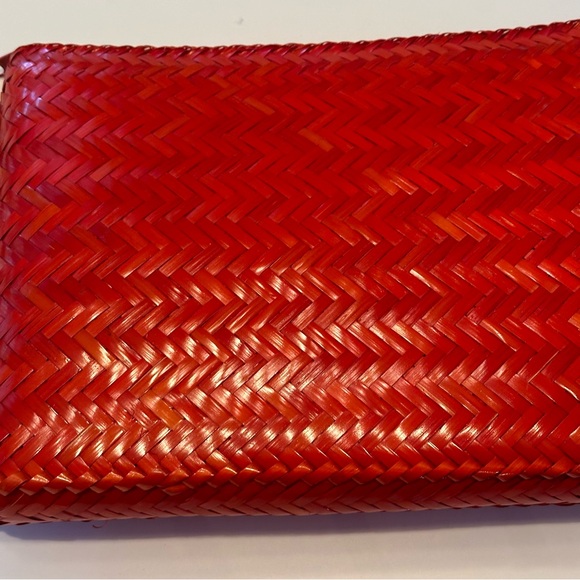 Clutch Purse Wicker With Parrot Zipper Pull Red/Orange - Picture 2 of 11